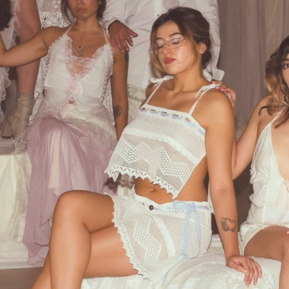 Meet your Posher, Victoria - Picture 1 of 2